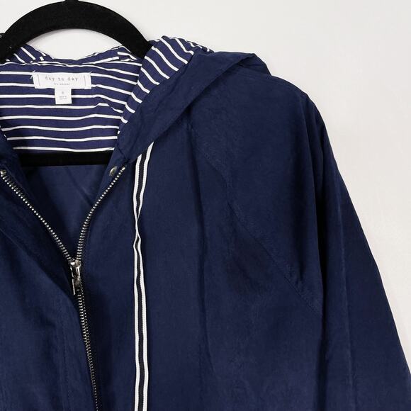 Day To Day Blu Pepper Small Navy Blue Full Zip Hooded Lightweight Jacket Stripe - Picture 3 of 10